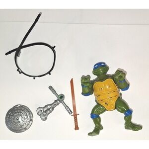TMNT Leonardo head dropping figure Katana Shield and Accessories Blue Bandana